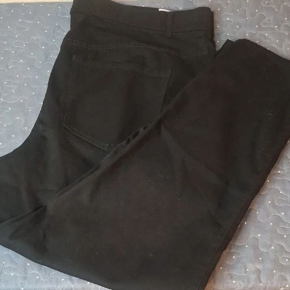 Venezia Women's Classic Black skinny jeans size 26 NWT